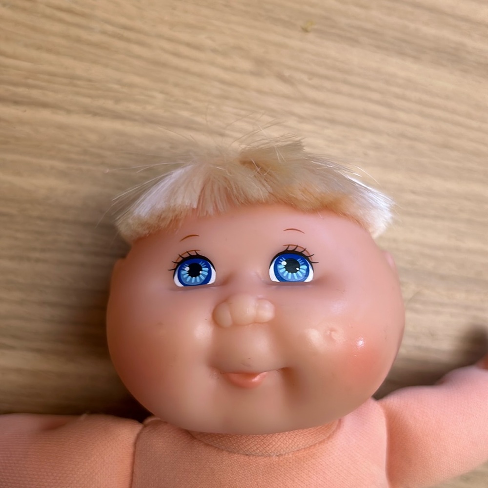 Min cabbage patch doll